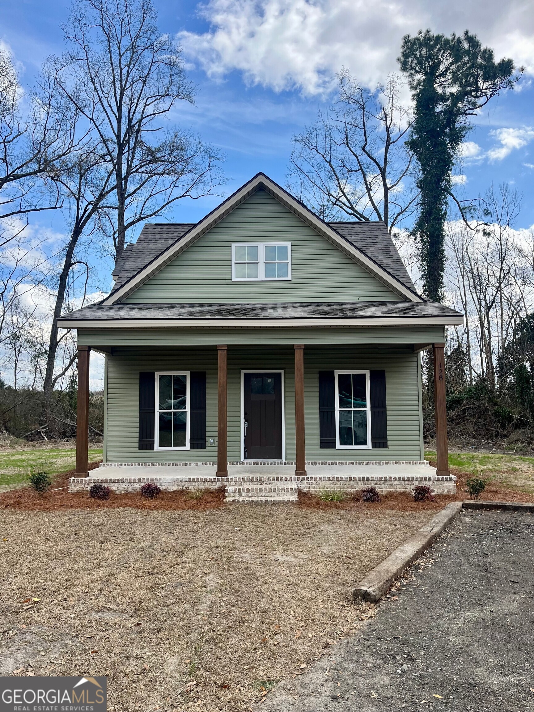 128 Woods Avenue