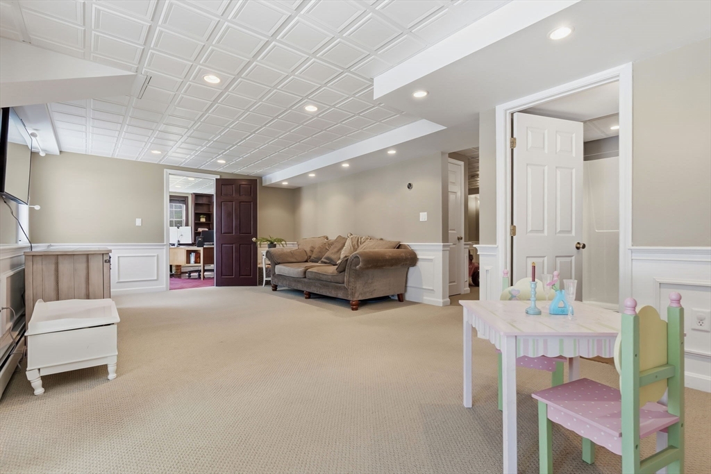 1 Colonial Drive