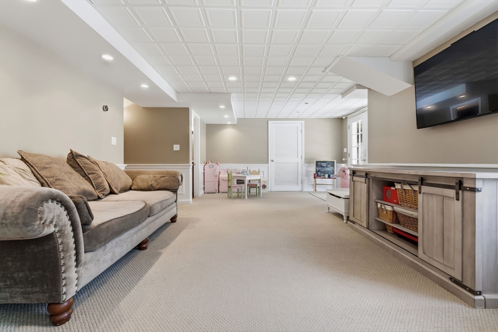 1 Colonial Drive