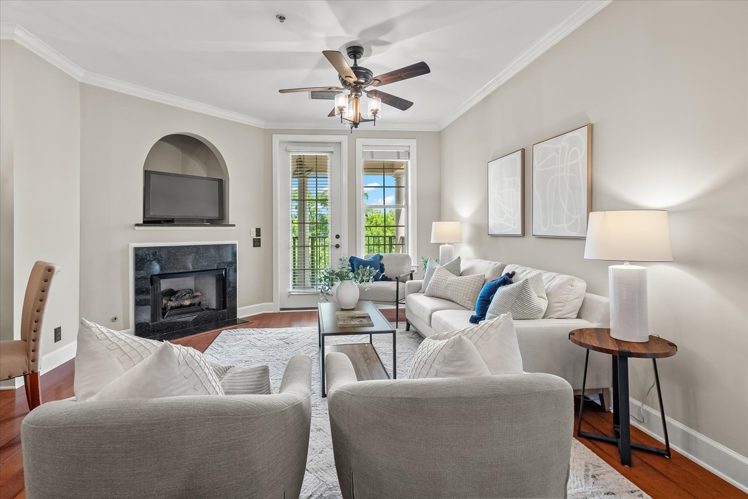 307 Seven Springs Way Unit: 302