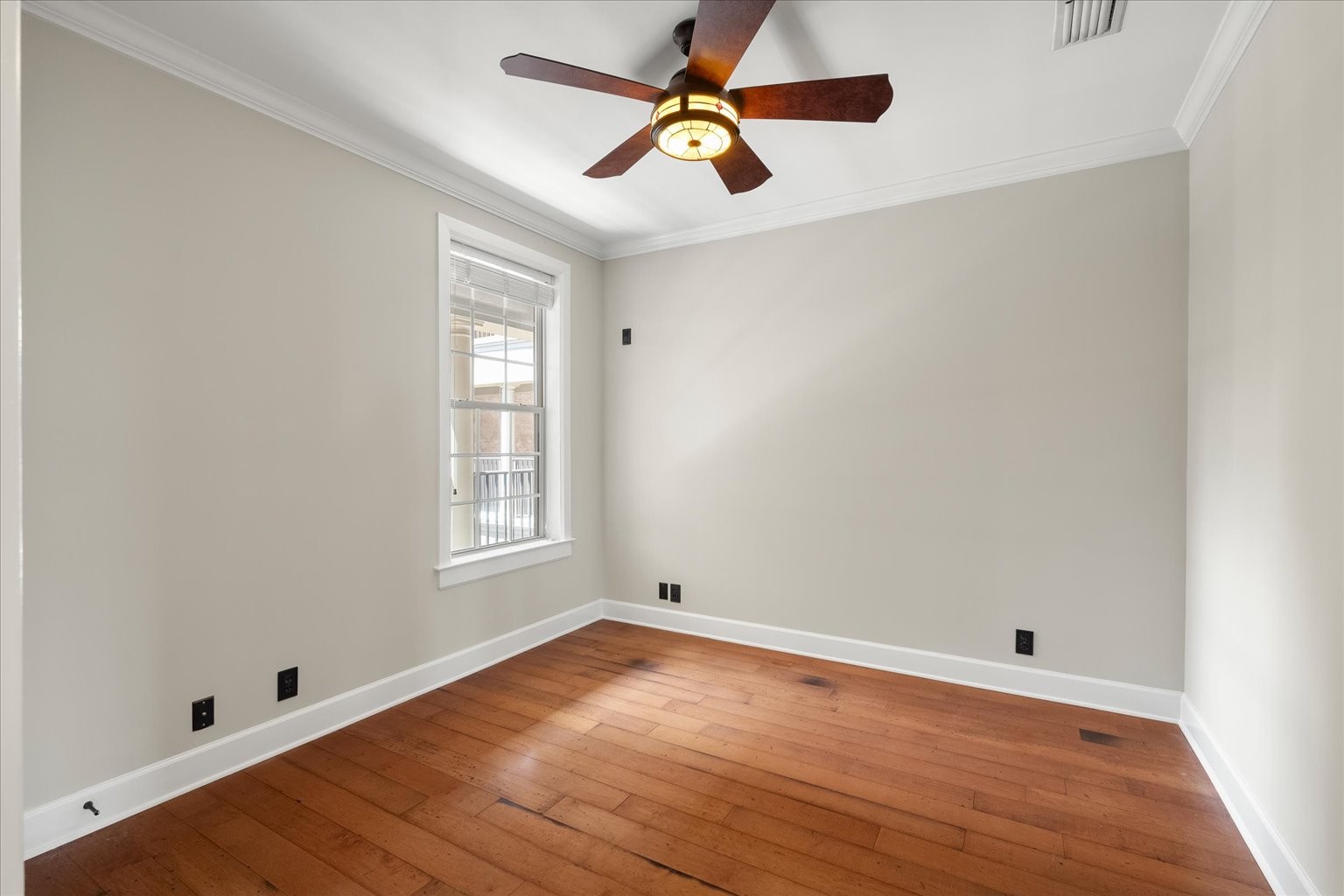 307 Seven Springs Way Unit: 302