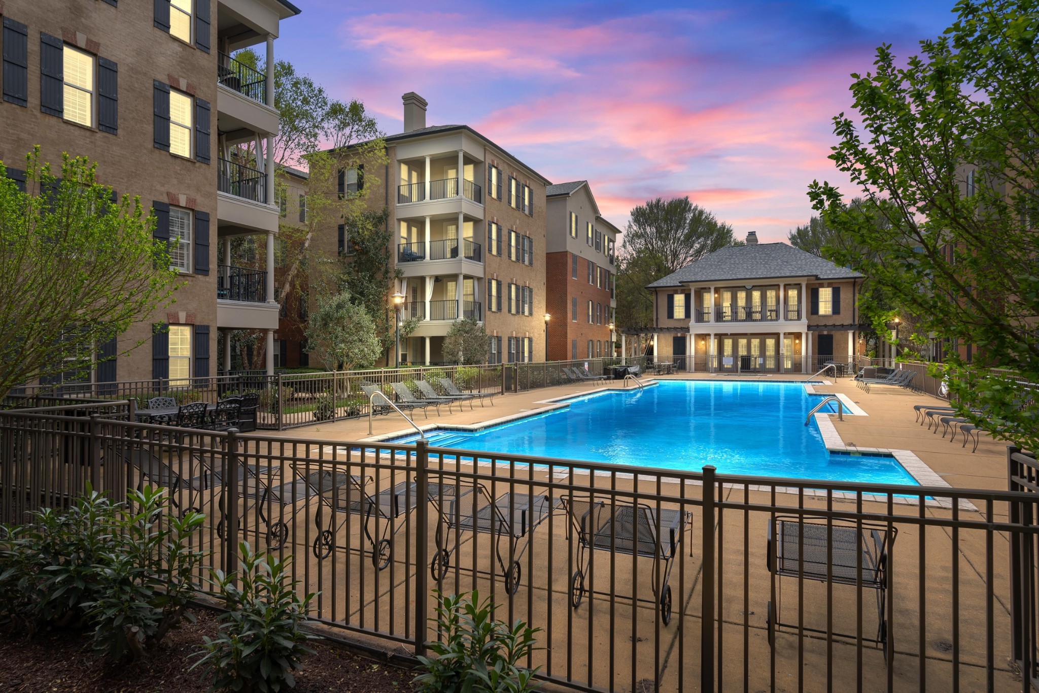 307 Seven Springs Way Unit: 302