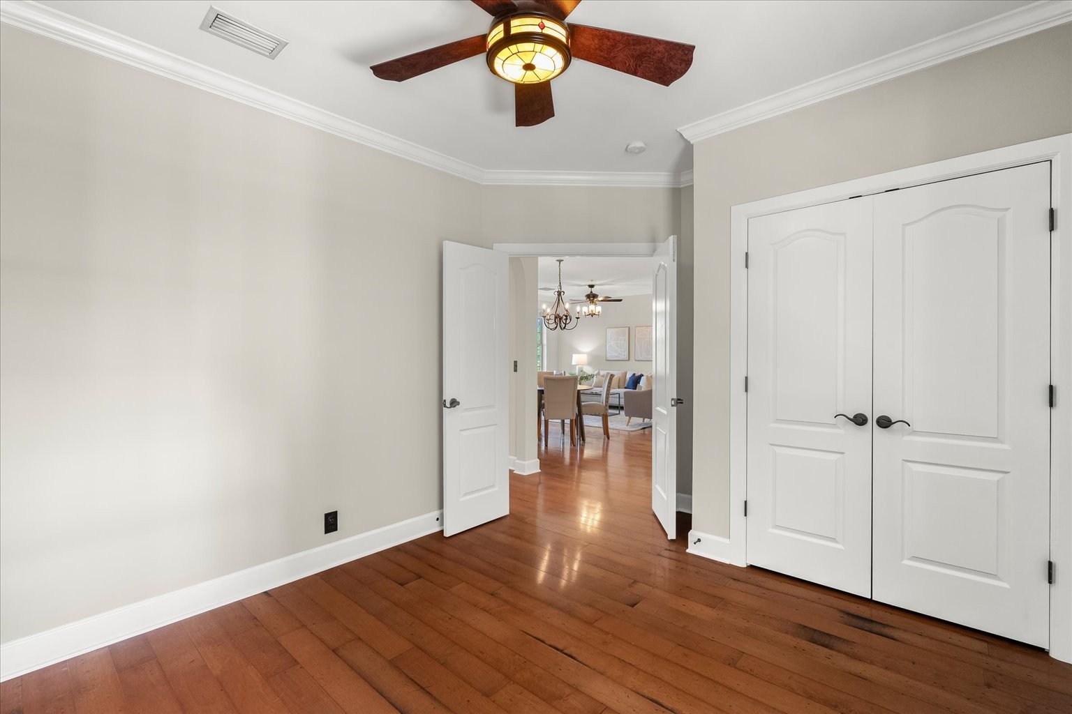 307 Seven Springs Way Unit: 302