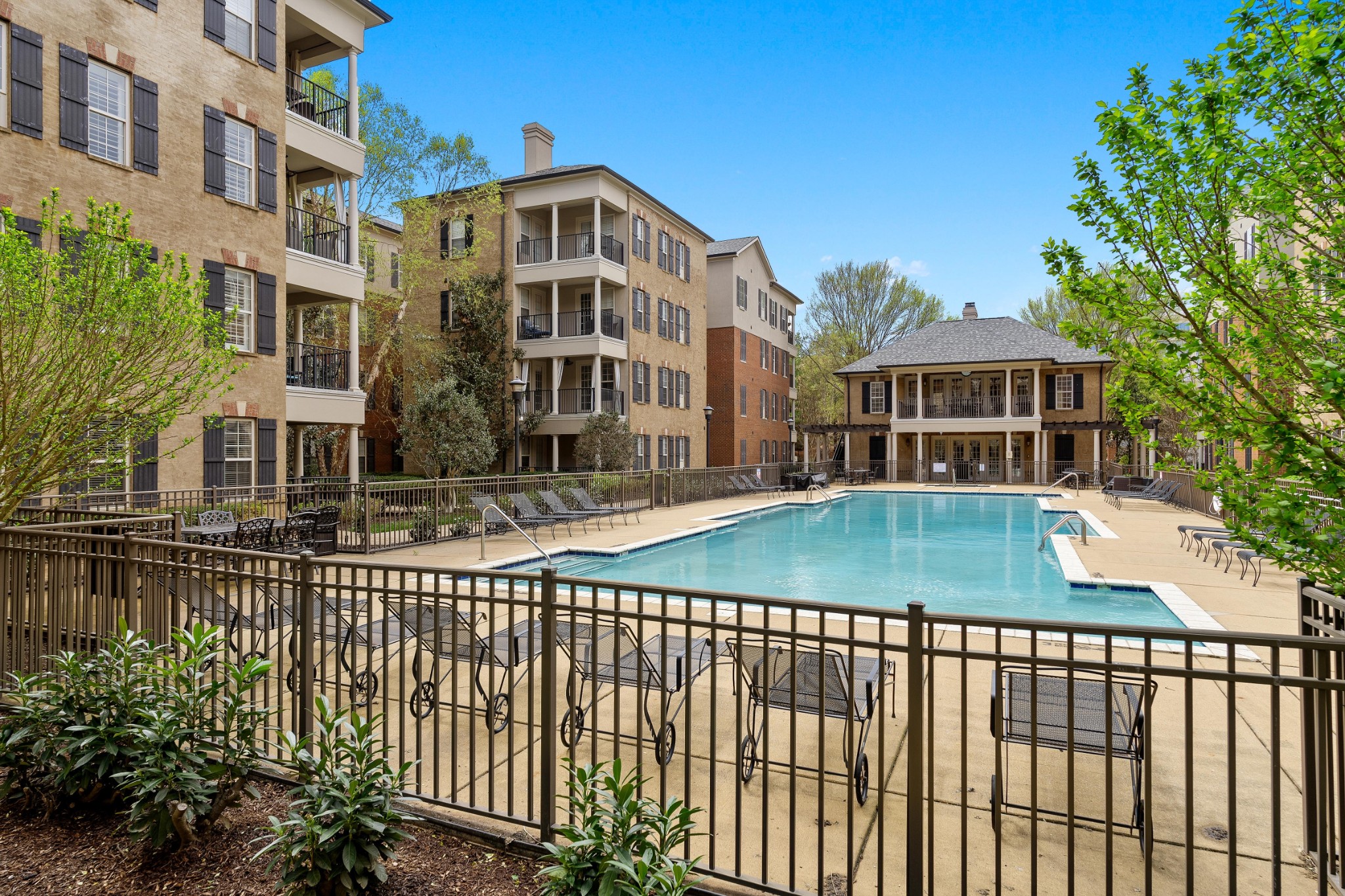 307 Seven Springs Way Unit: 302