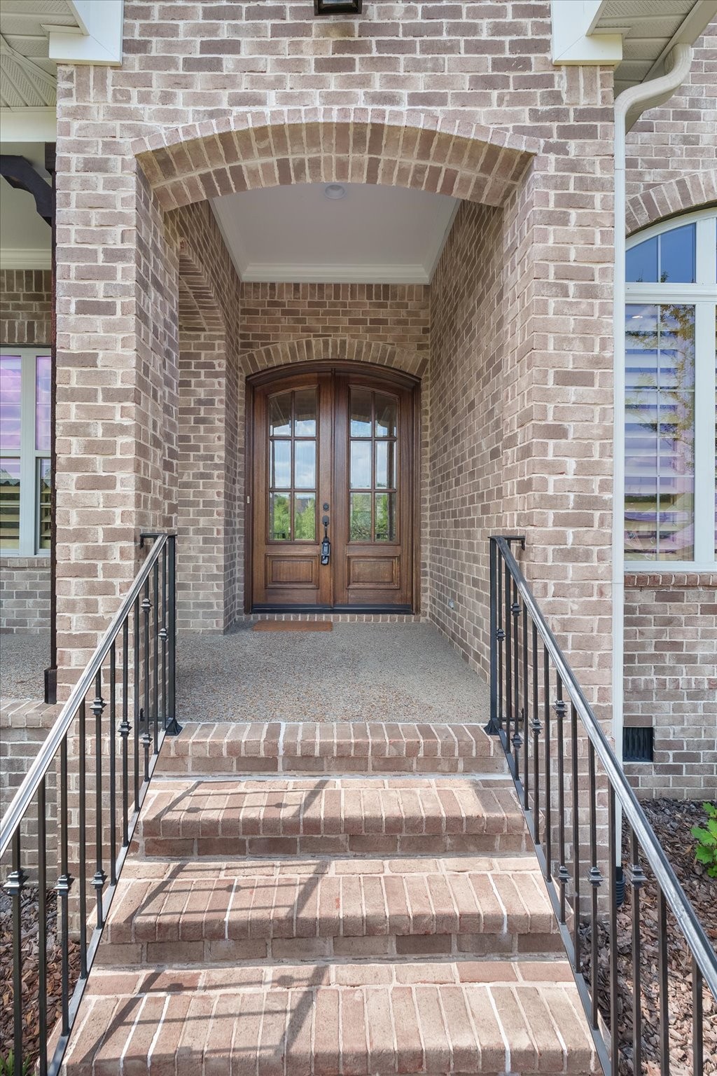 2609 Benington Pl