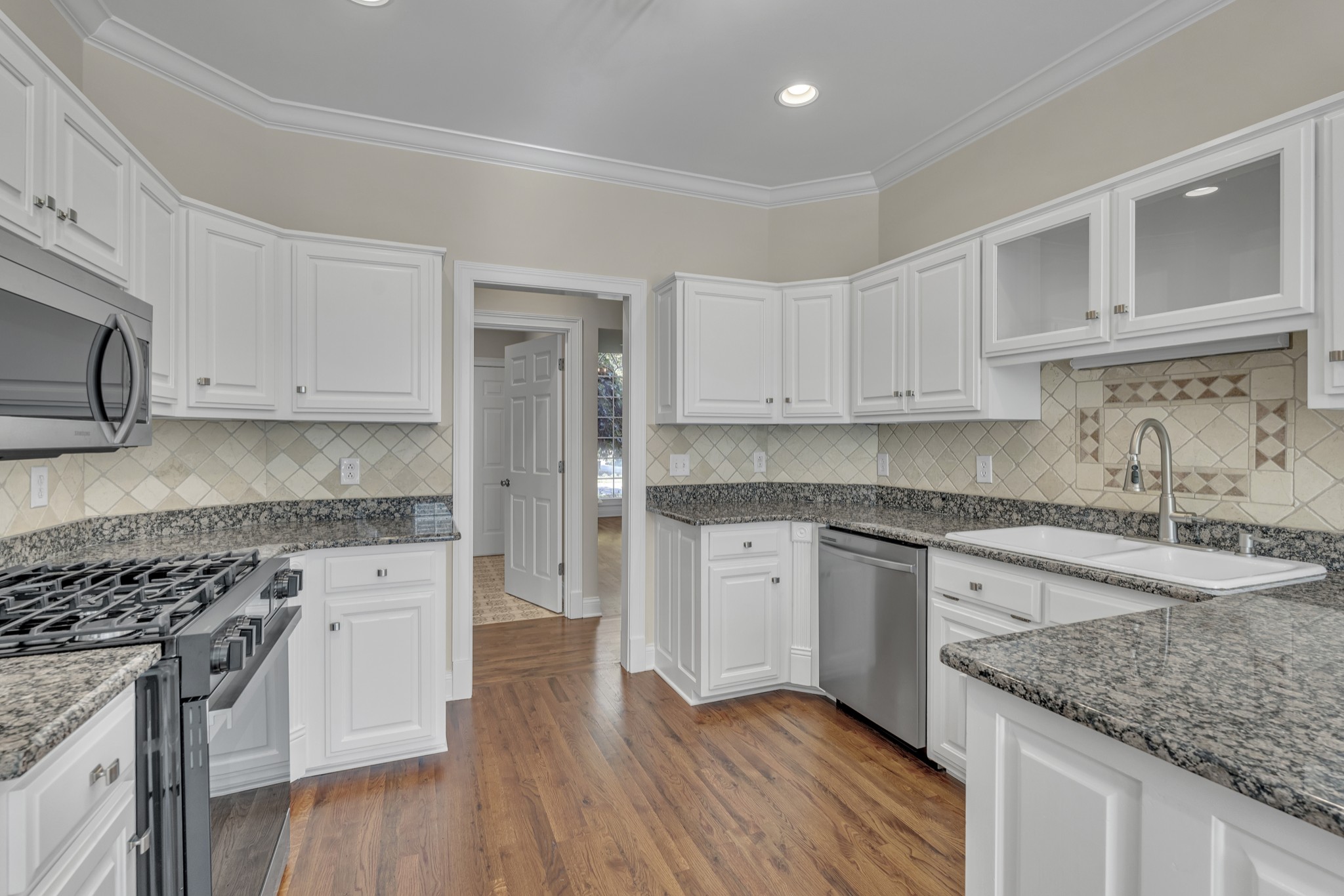 3103 Saint Johns Dr