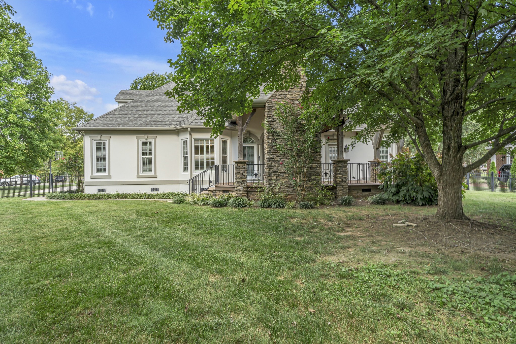 3103 Saint Johns Dr
