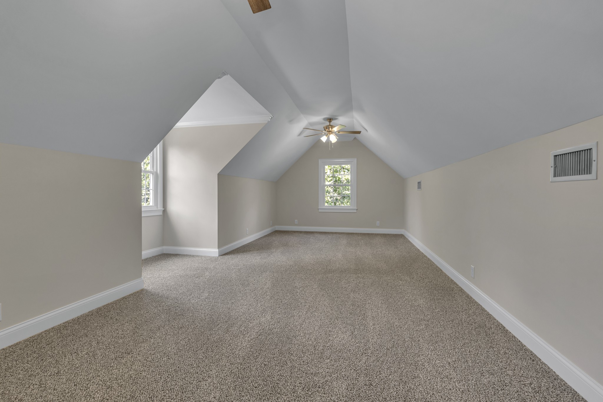 3103 Saint Johns Dr