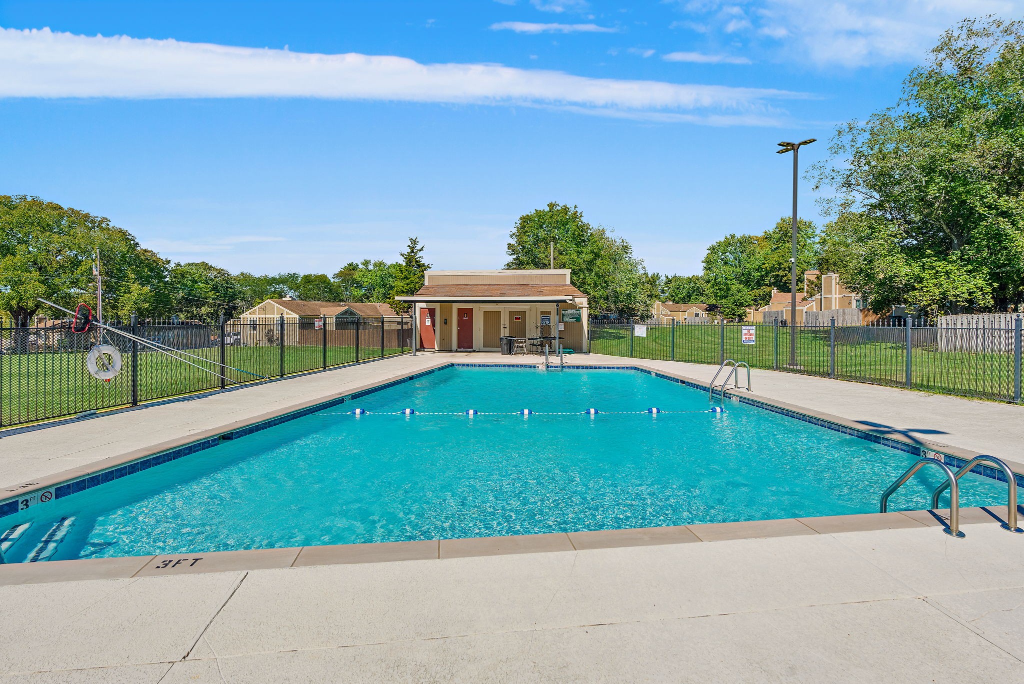 813 Williamsburg West Dr
