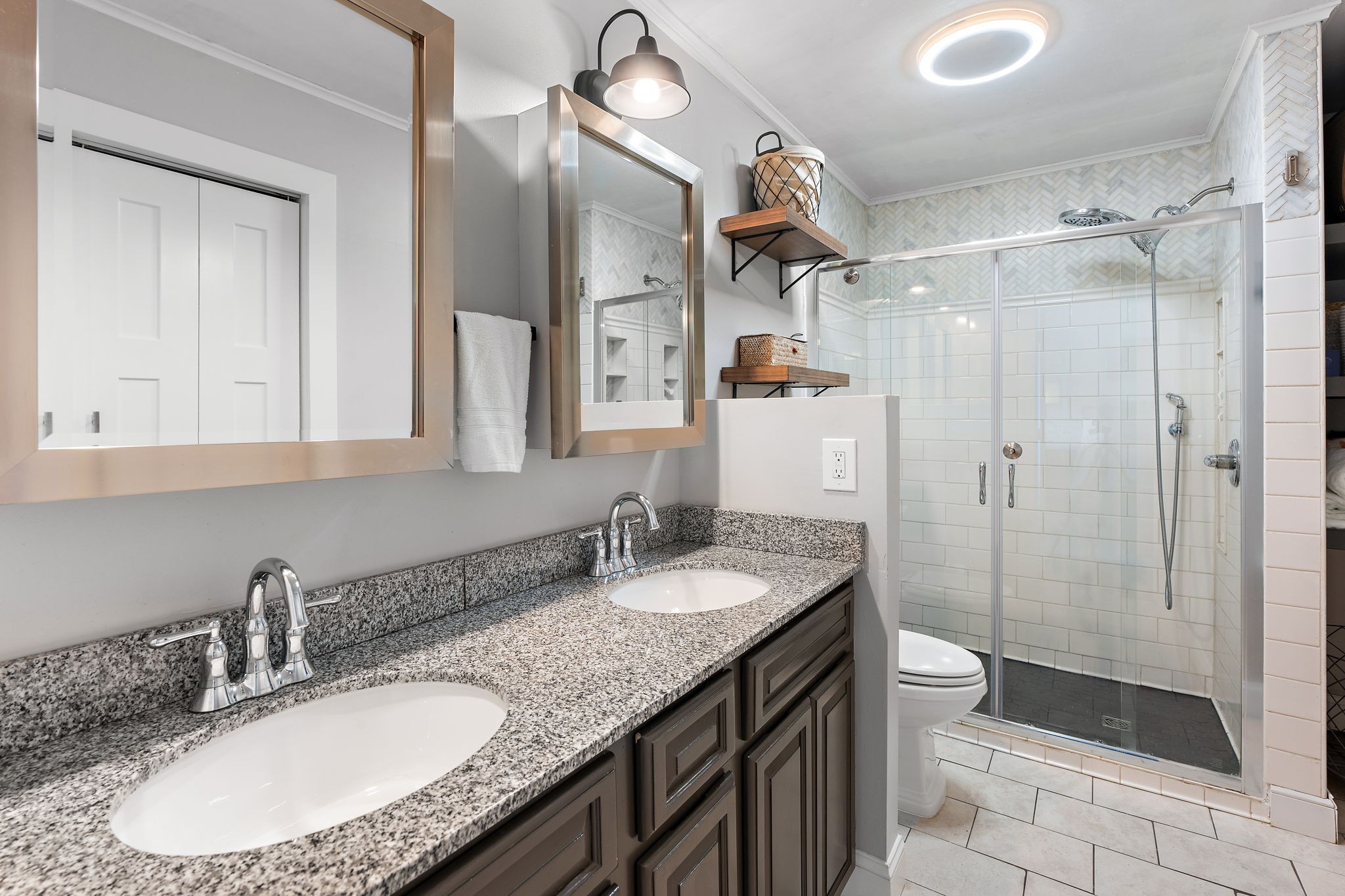 813 Williamsburg West Dr