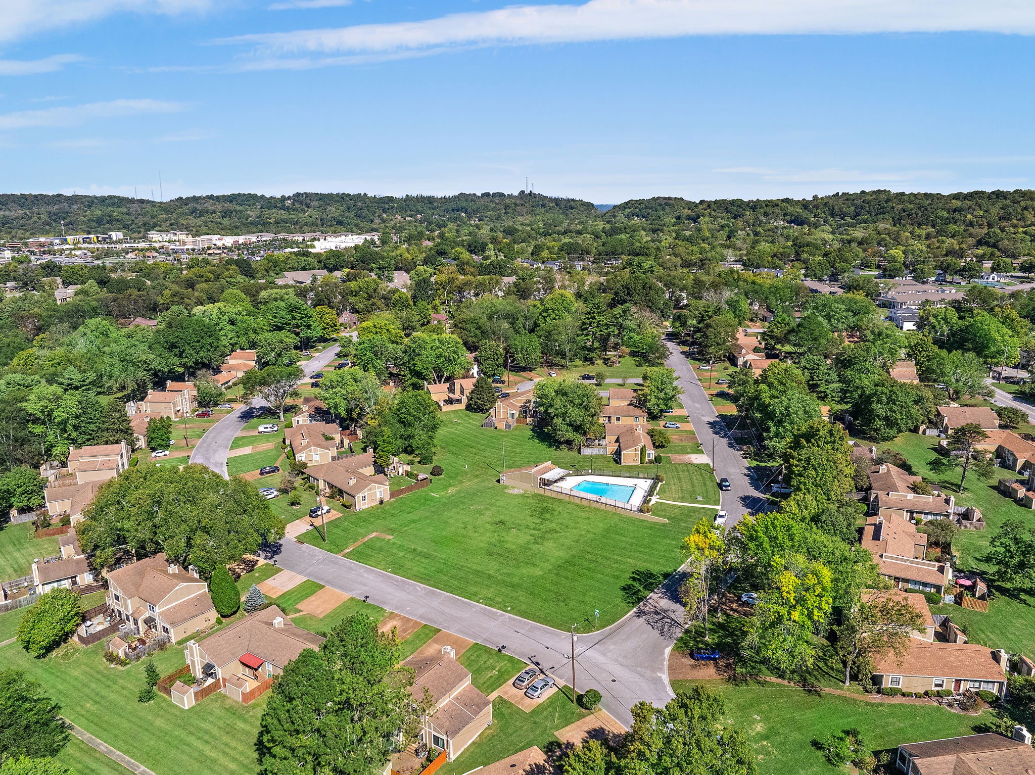 813 Williamsburg West Dr