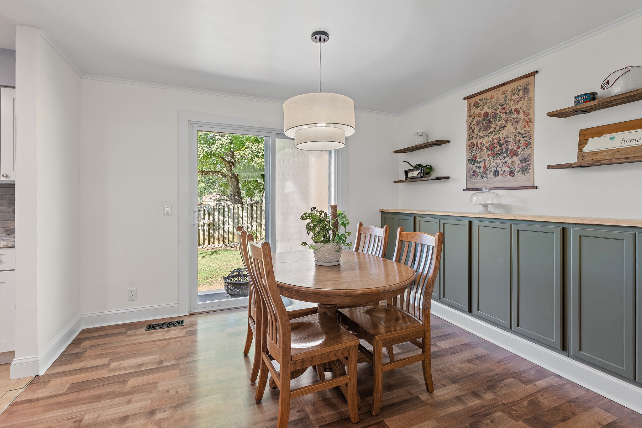 813 Williamsburg West Dr