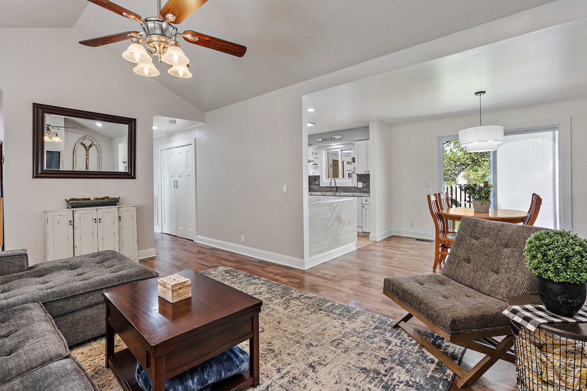 813 Williamsburg West Dr