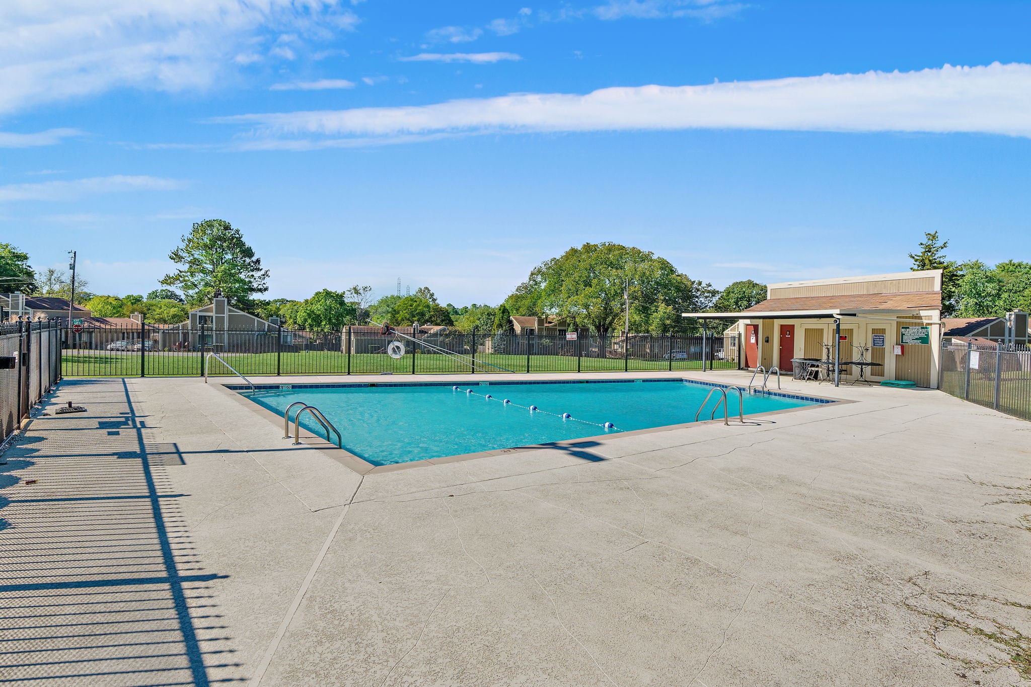813 Williamsburg West Dr