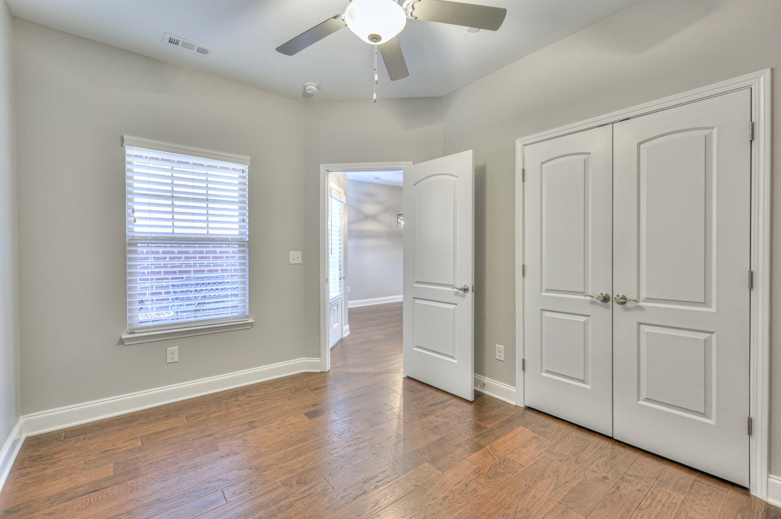633 Weybridge Dr
