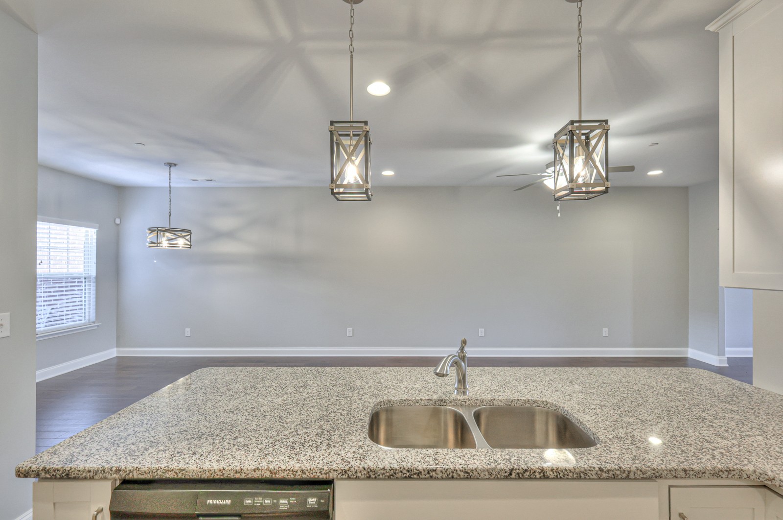 633 Weybridge Dr