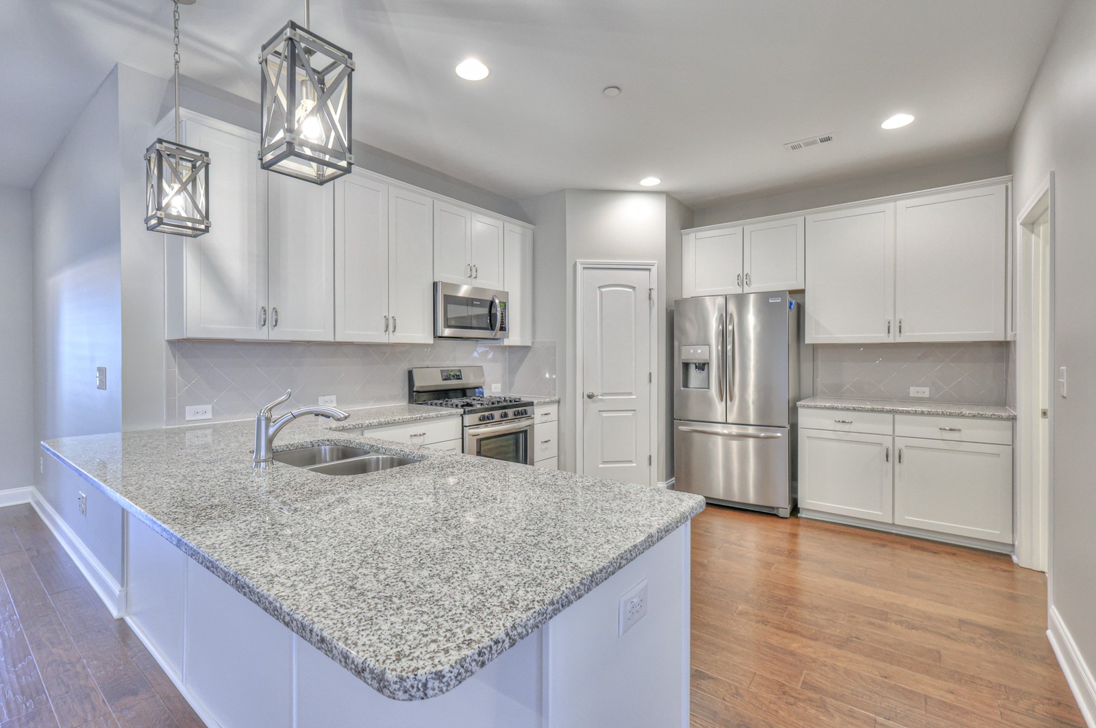 633 Weybridge Dr