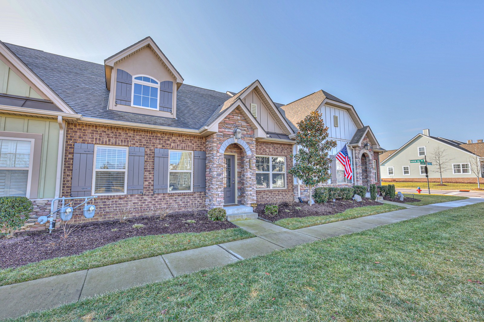 633 Weybridge Dr