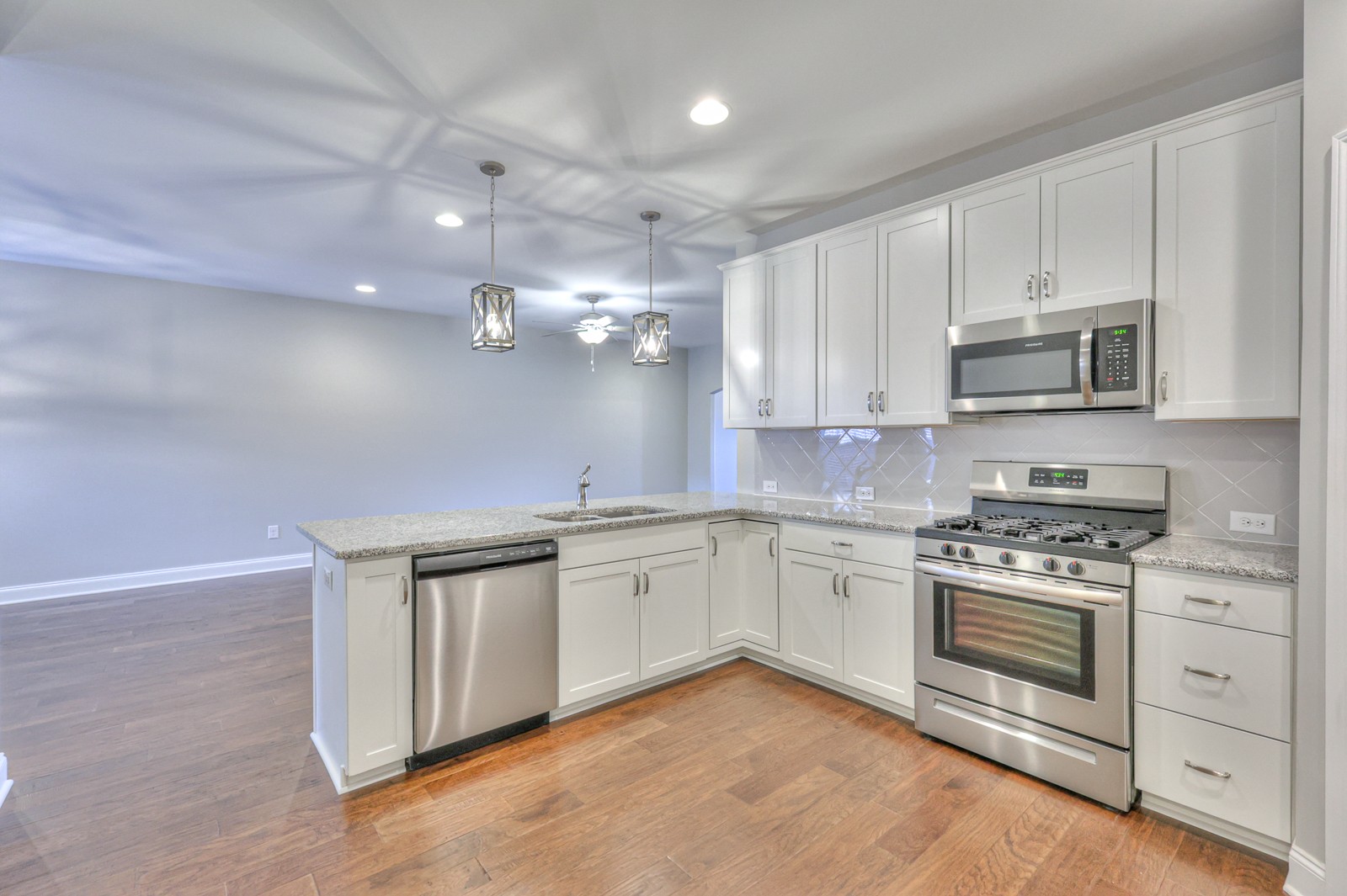 633 Weybridge Dr