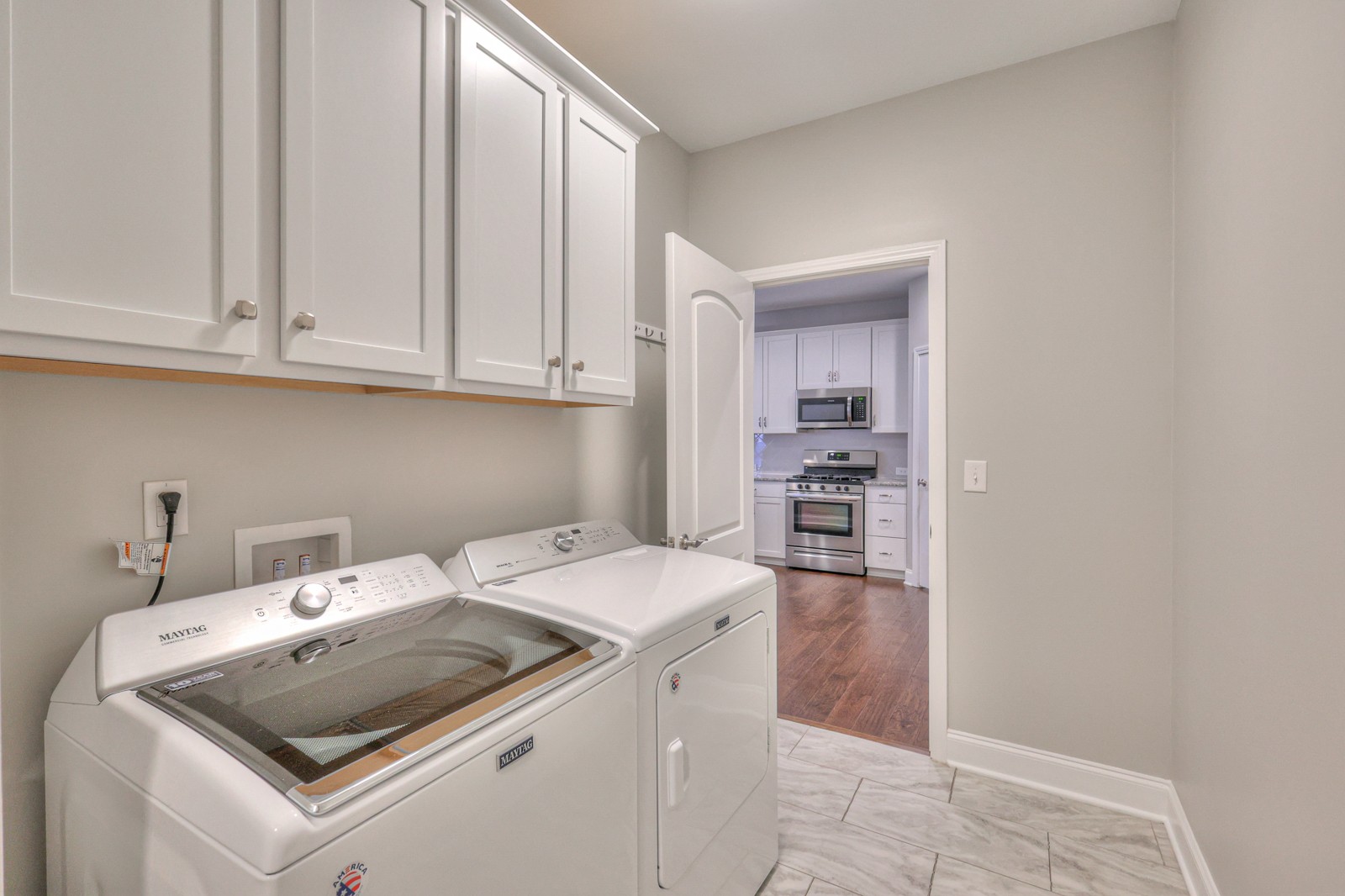 633 Weybridge Dr