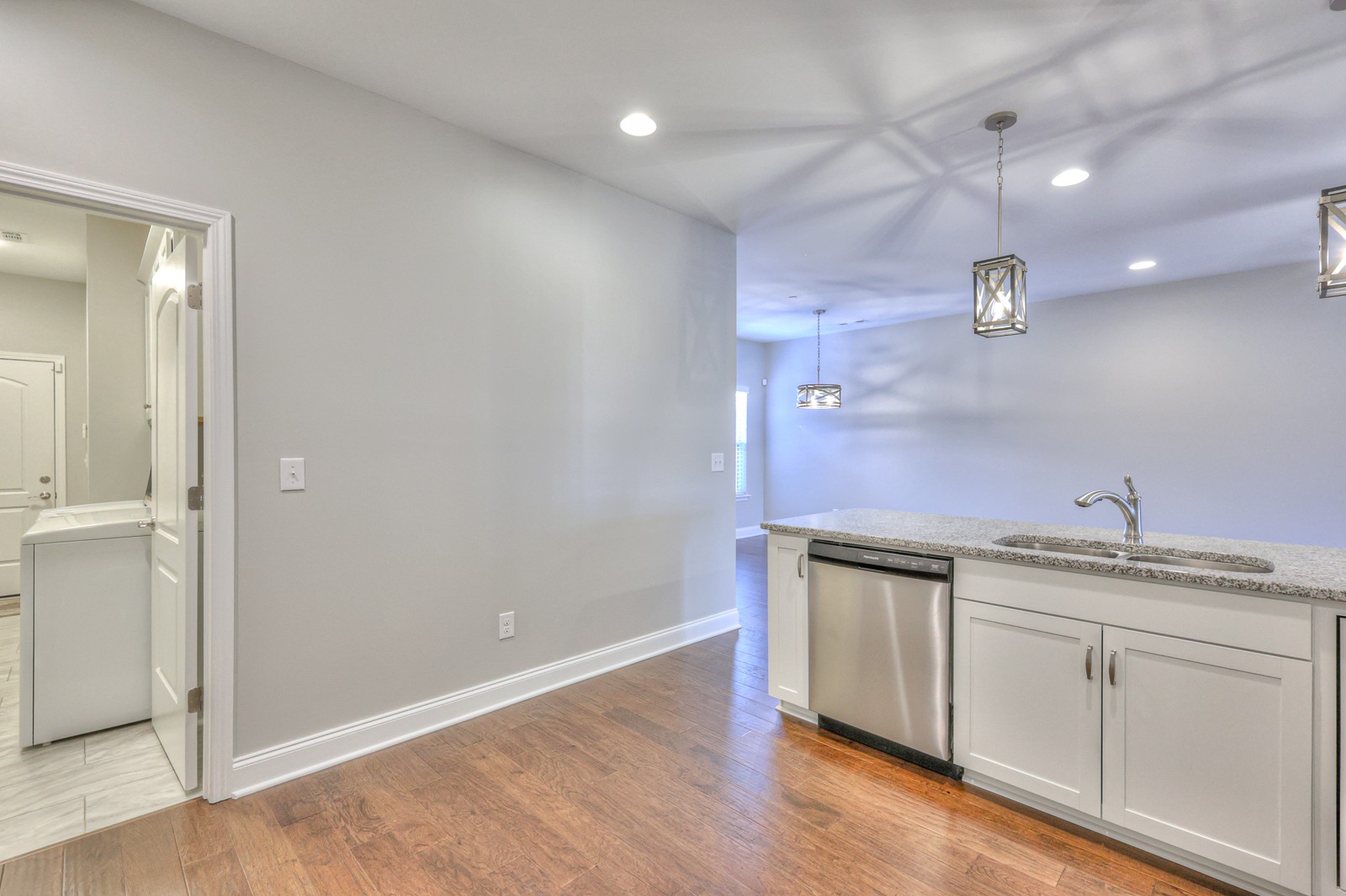 633 Weybridge Dr