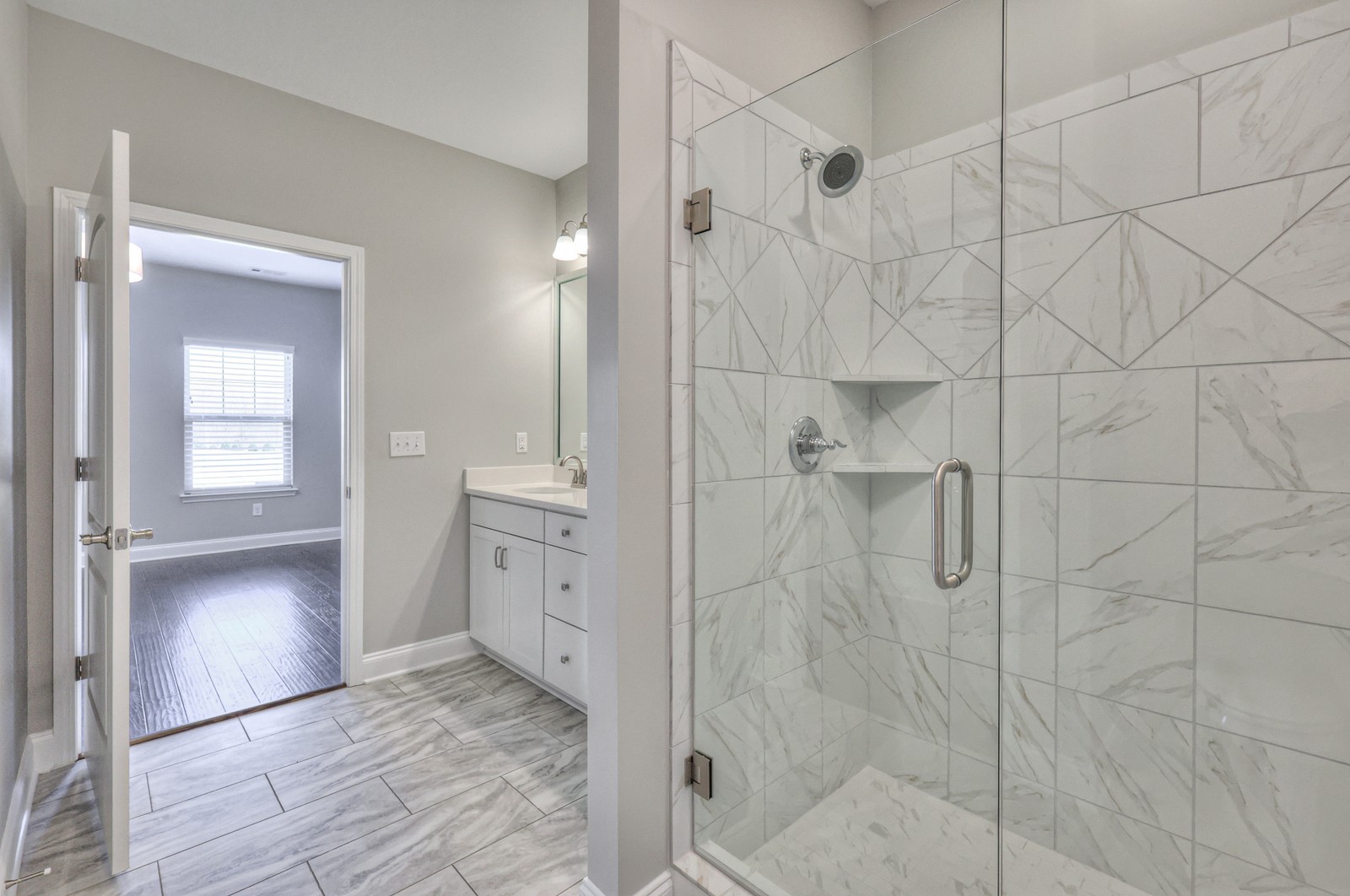 633 Weybridge Dr