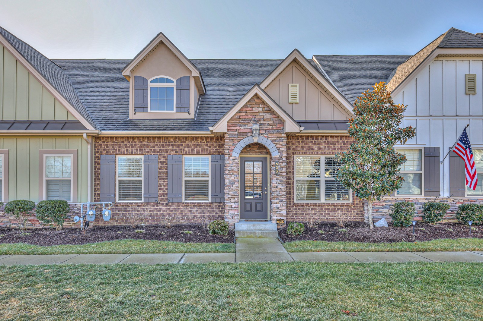 633 Weybridge Dr