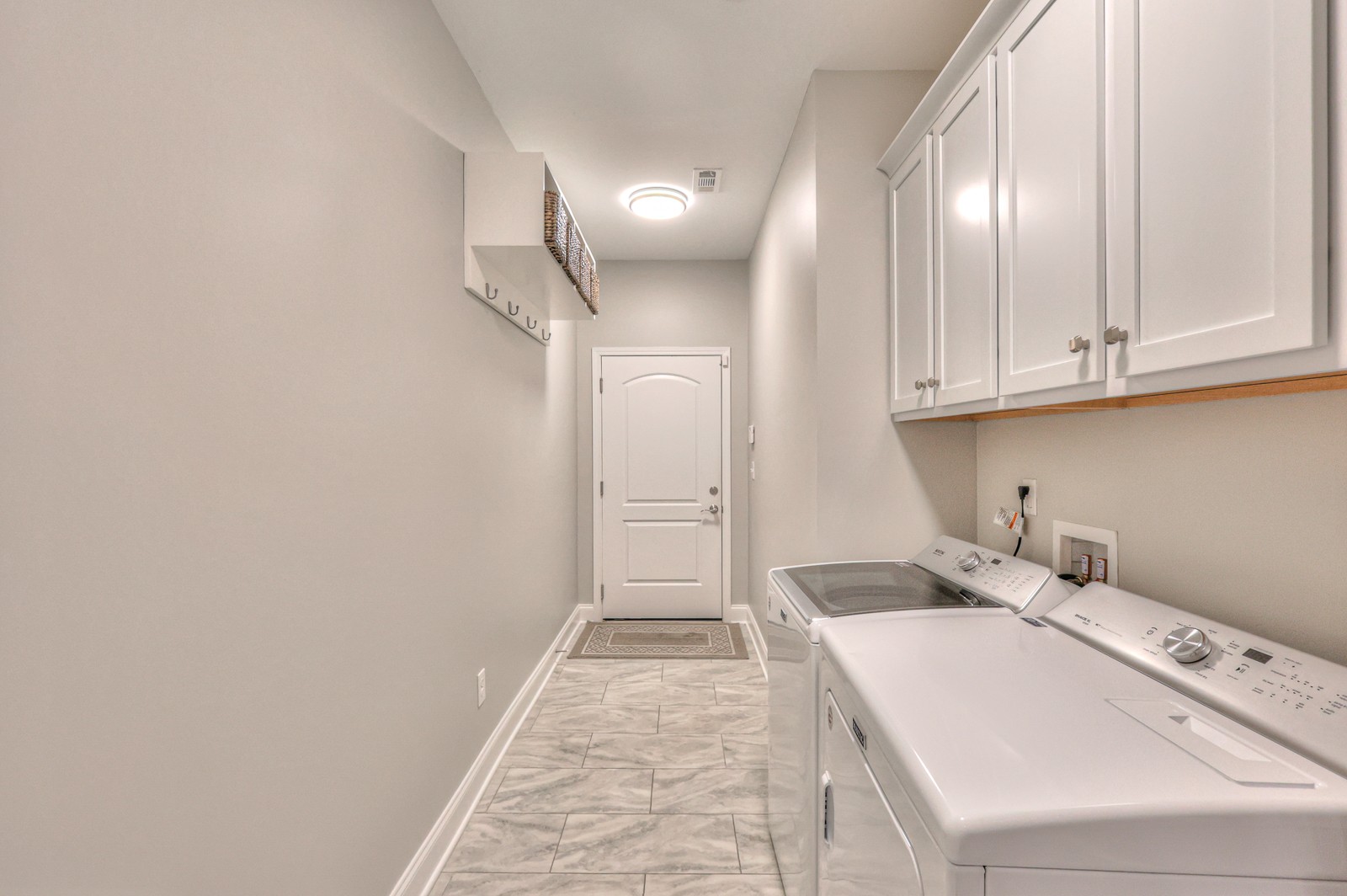 633 Weybridge Dr