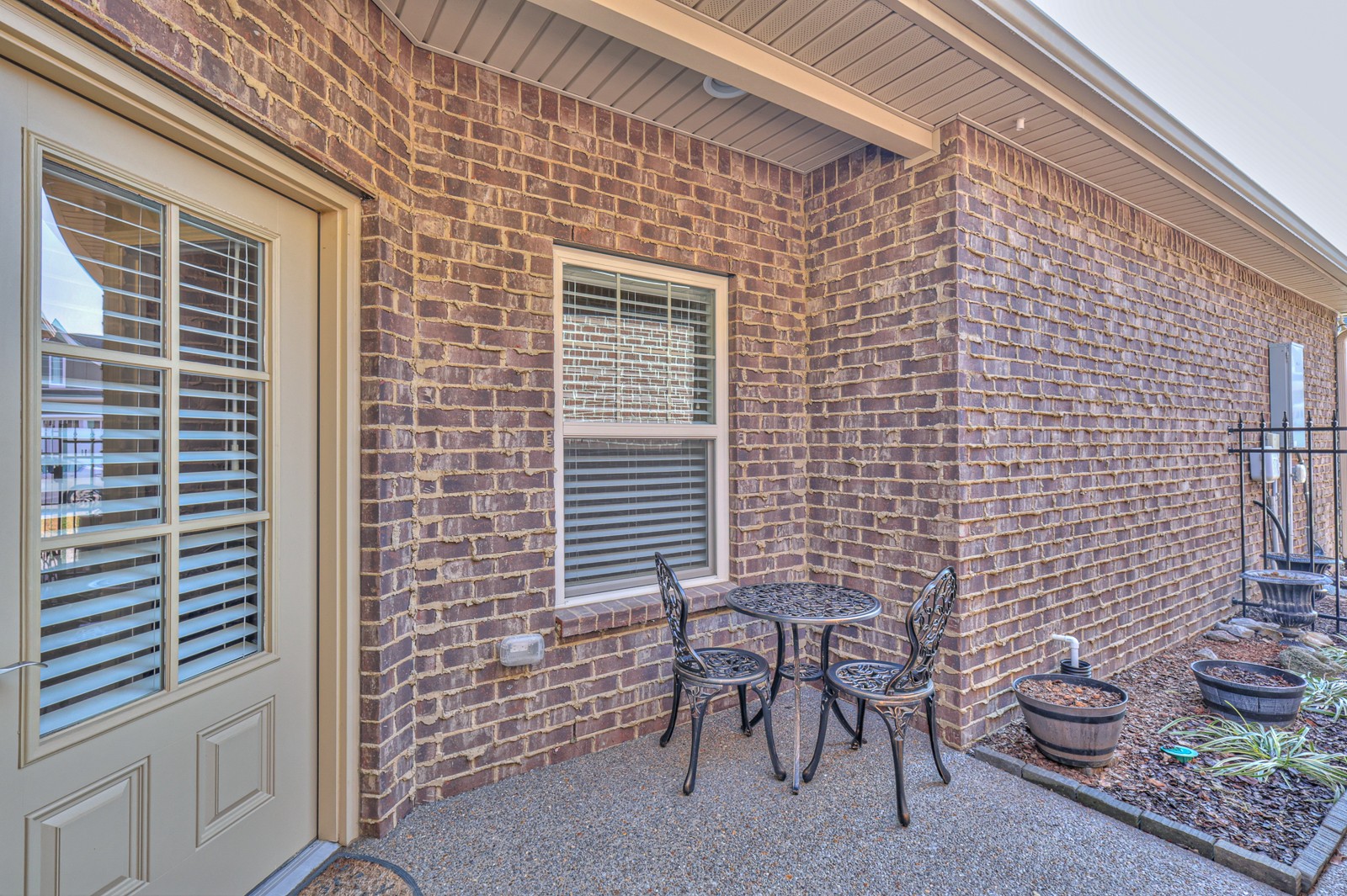 633 Weybridge Dr