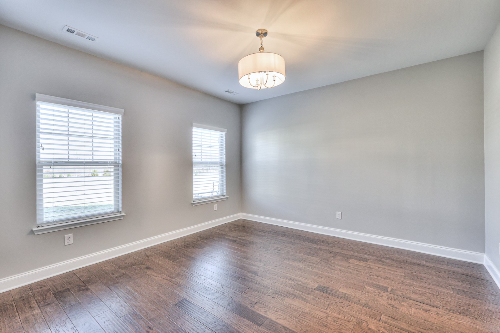 633 Weybridge Dr
