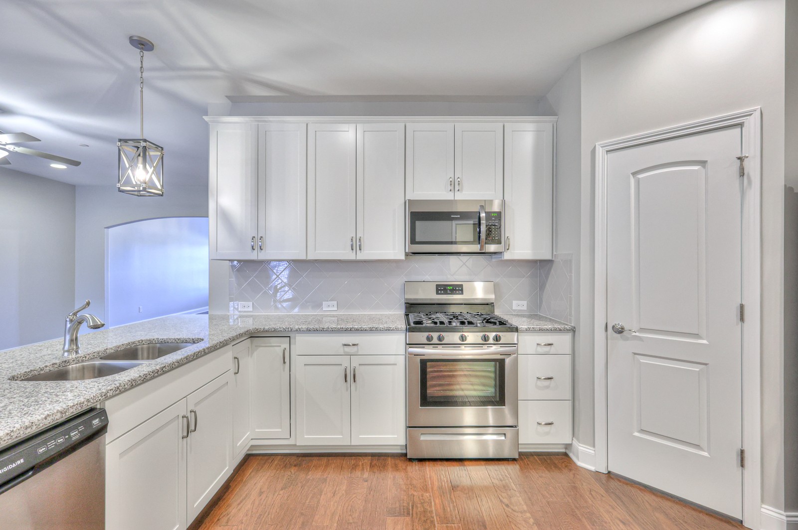 633 Weybridge Dr