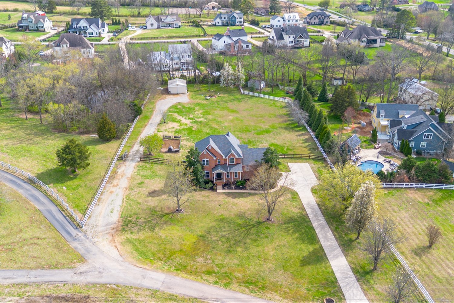 2025 Lewisburg Pike