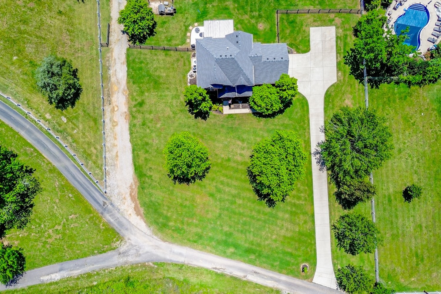 2025 Lewisburg Pike