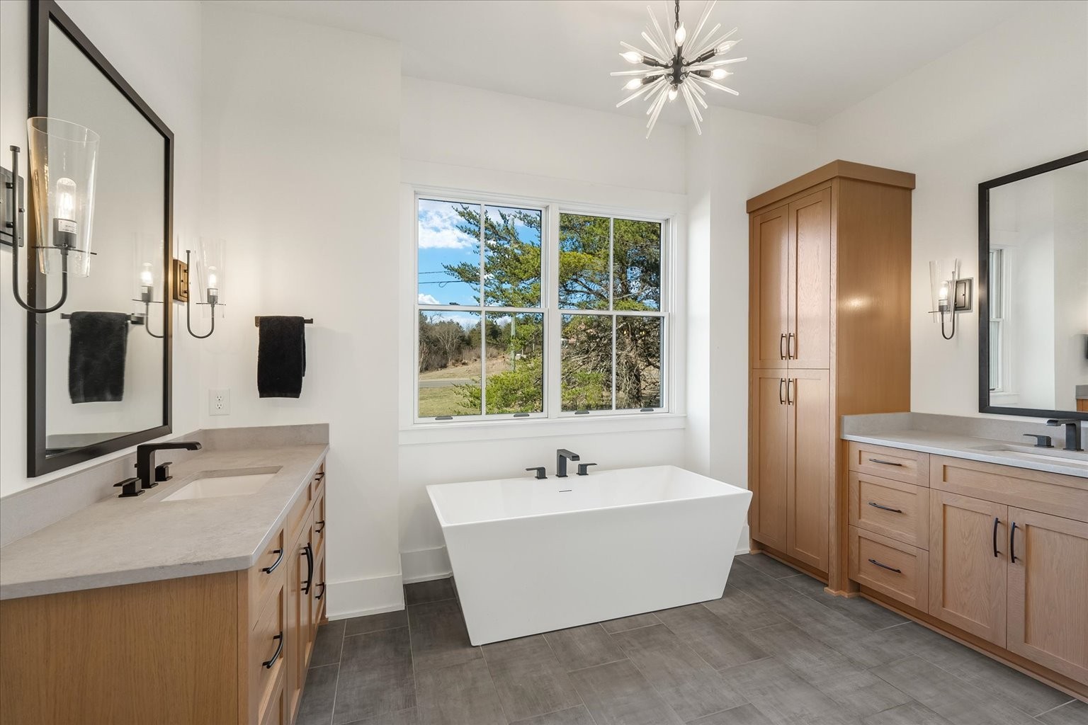 105 Stillwind Ct