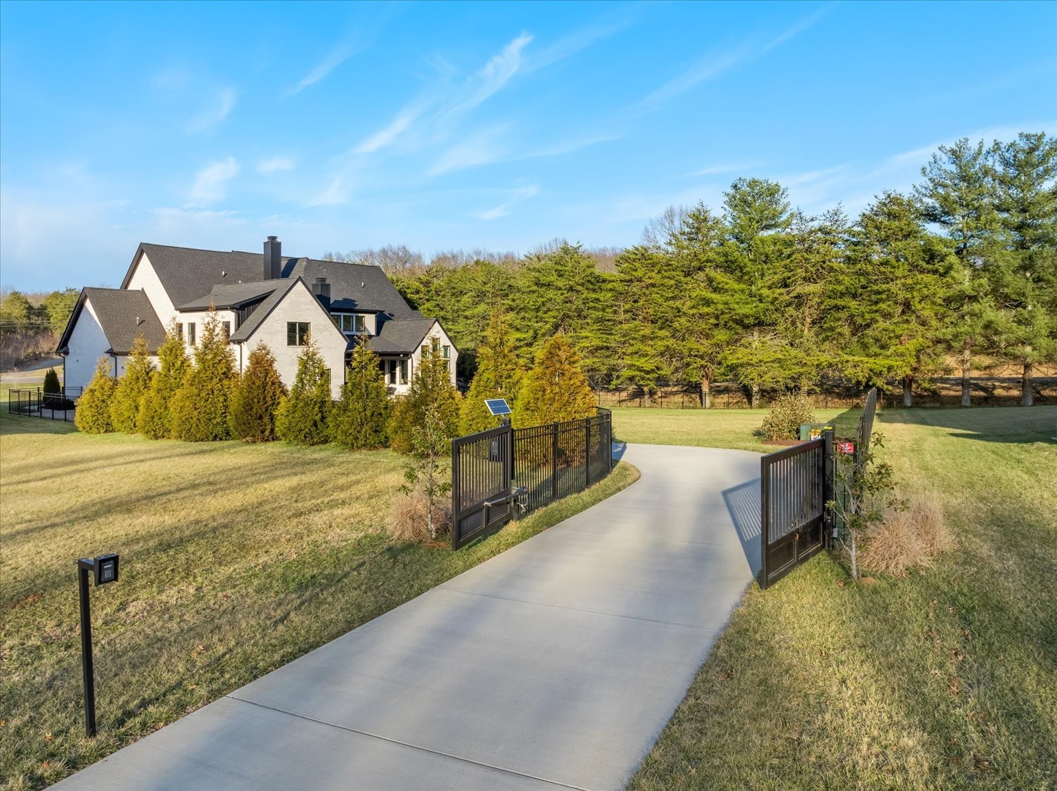105 Stillwind Ct