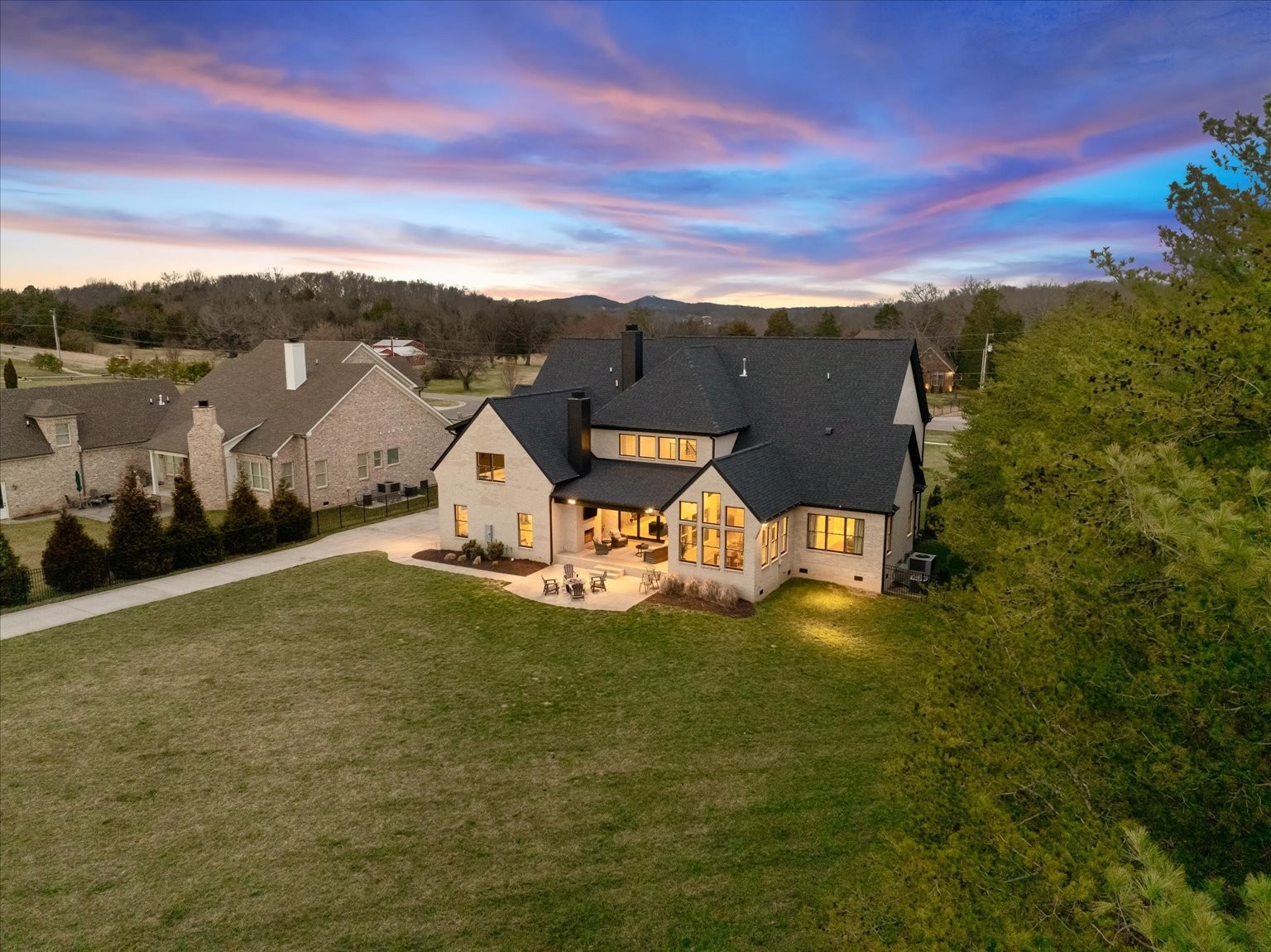 105 Stillwind Ct