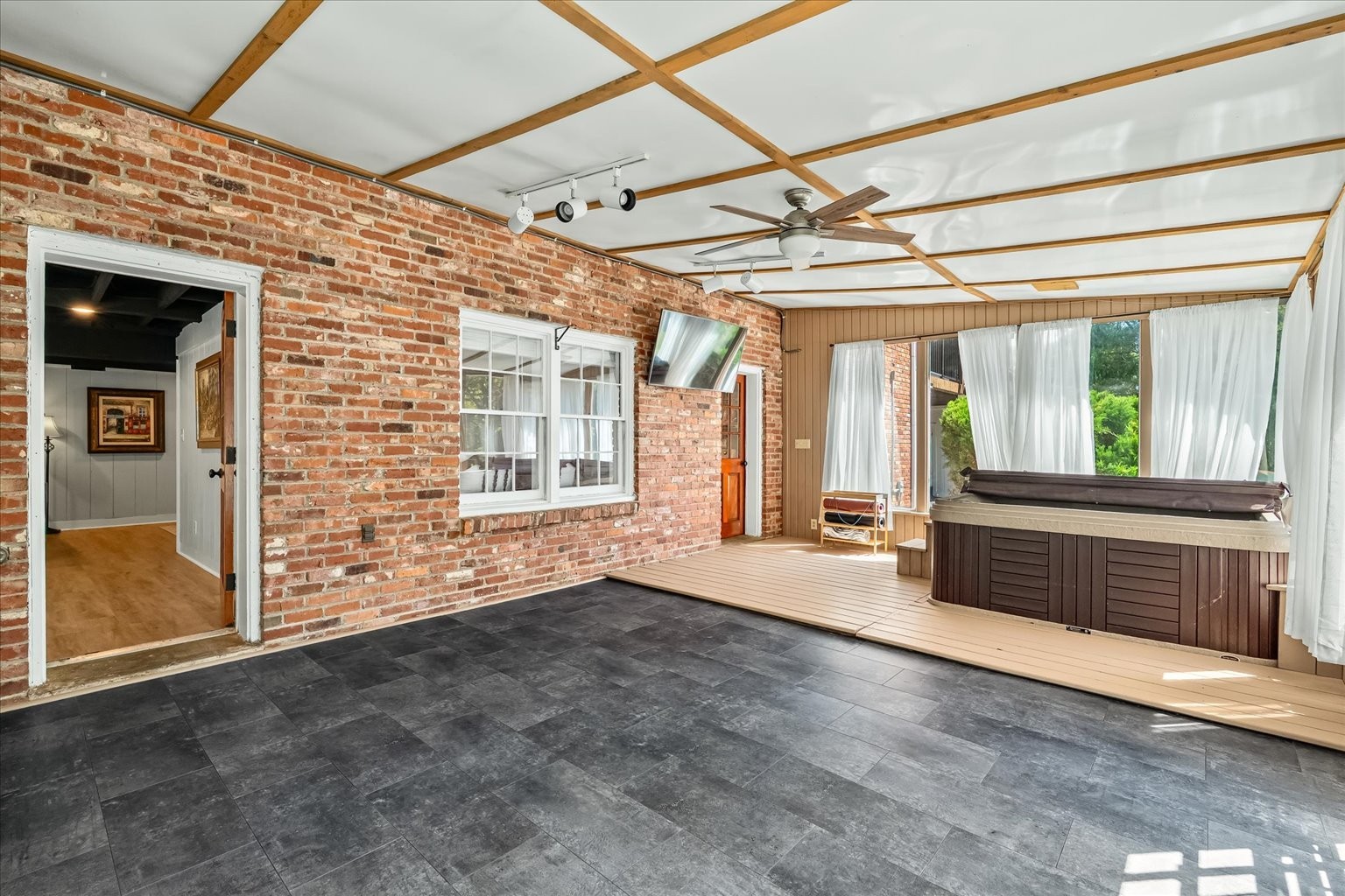 112 Blue Hills Ct