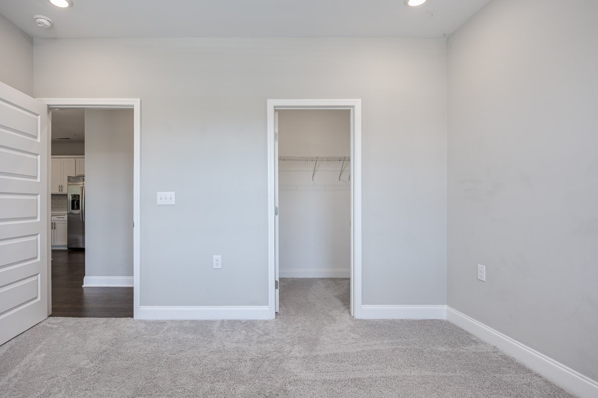 2000 Shadow Green Dr Unit: H-203