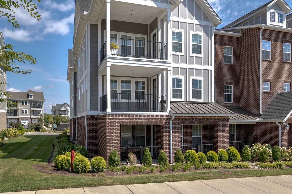 2000 Shadow Green Dr Unit: H-203