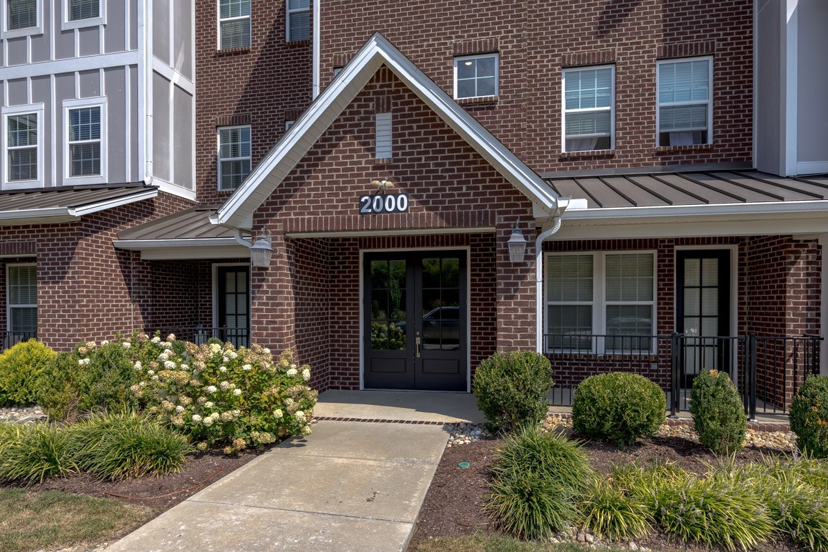 2000 Shadow Green Dr Unit: H-203