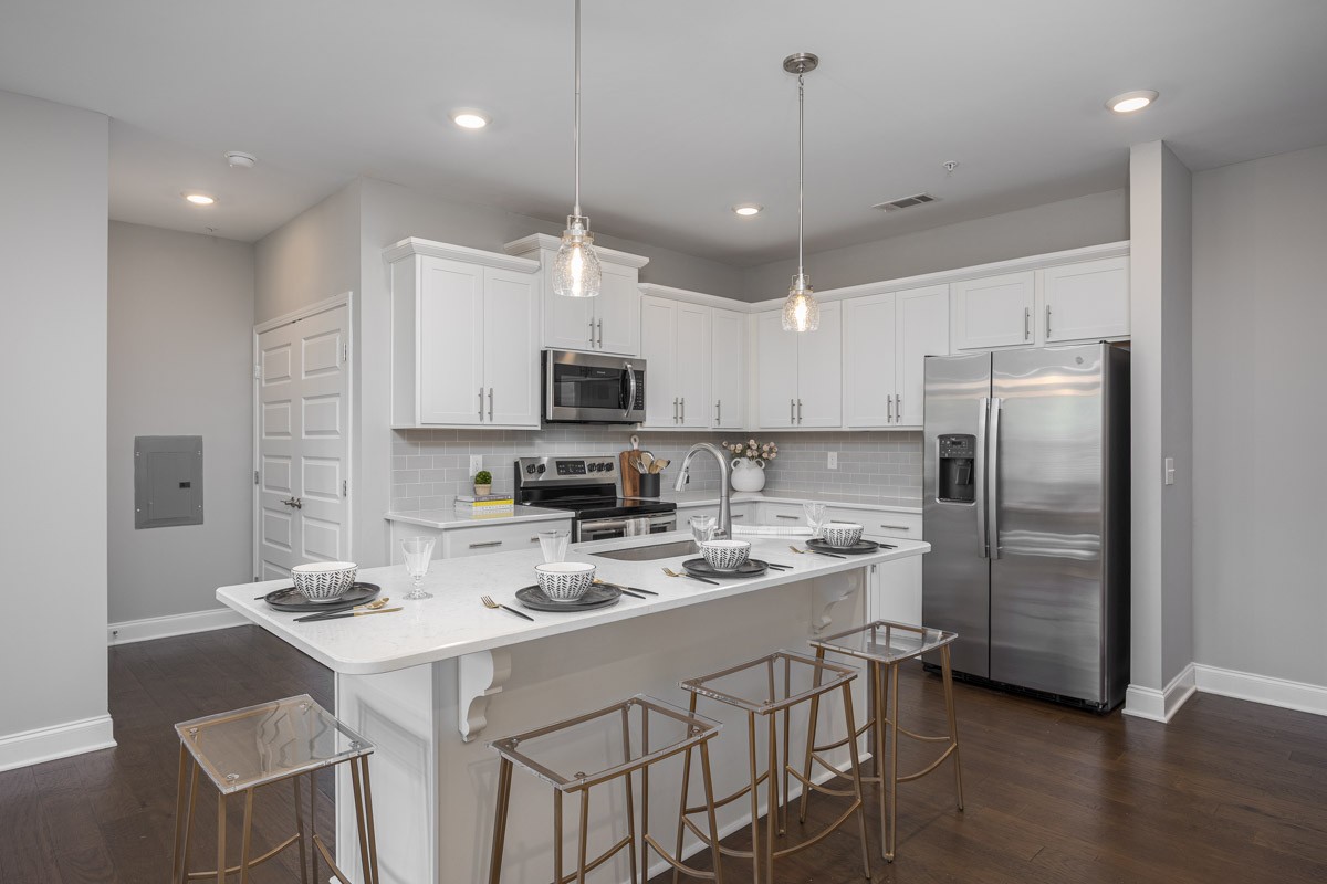 2000 Shadow Green Dr Unit: H-203