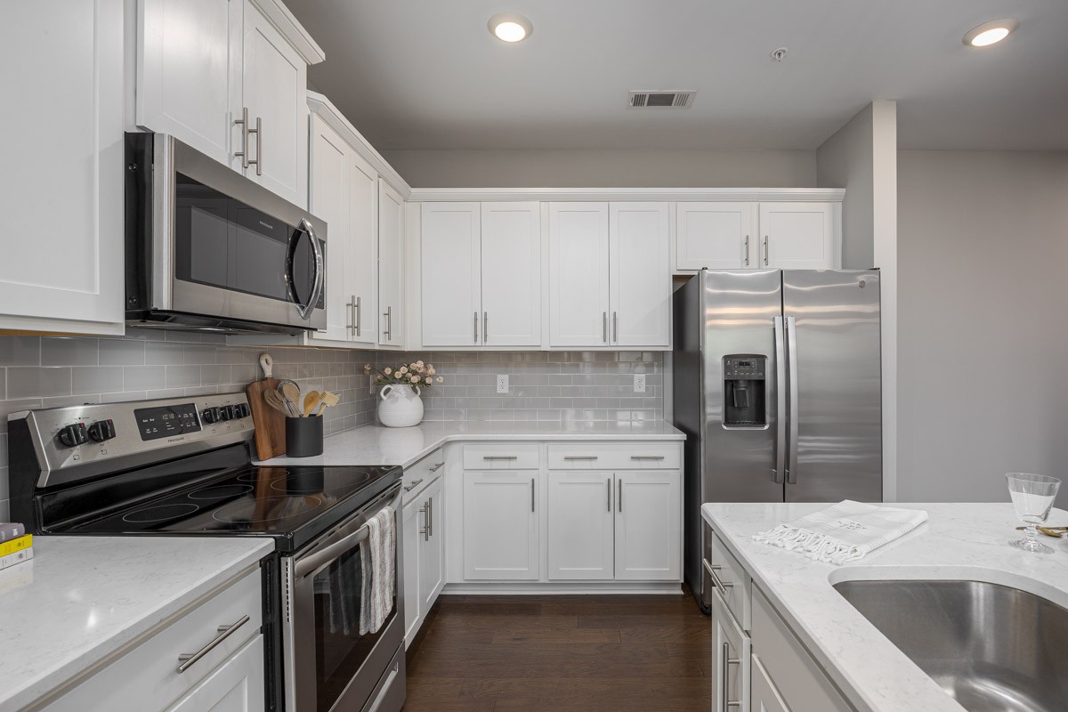 2000 Shadow Green Dr Unit: H-203