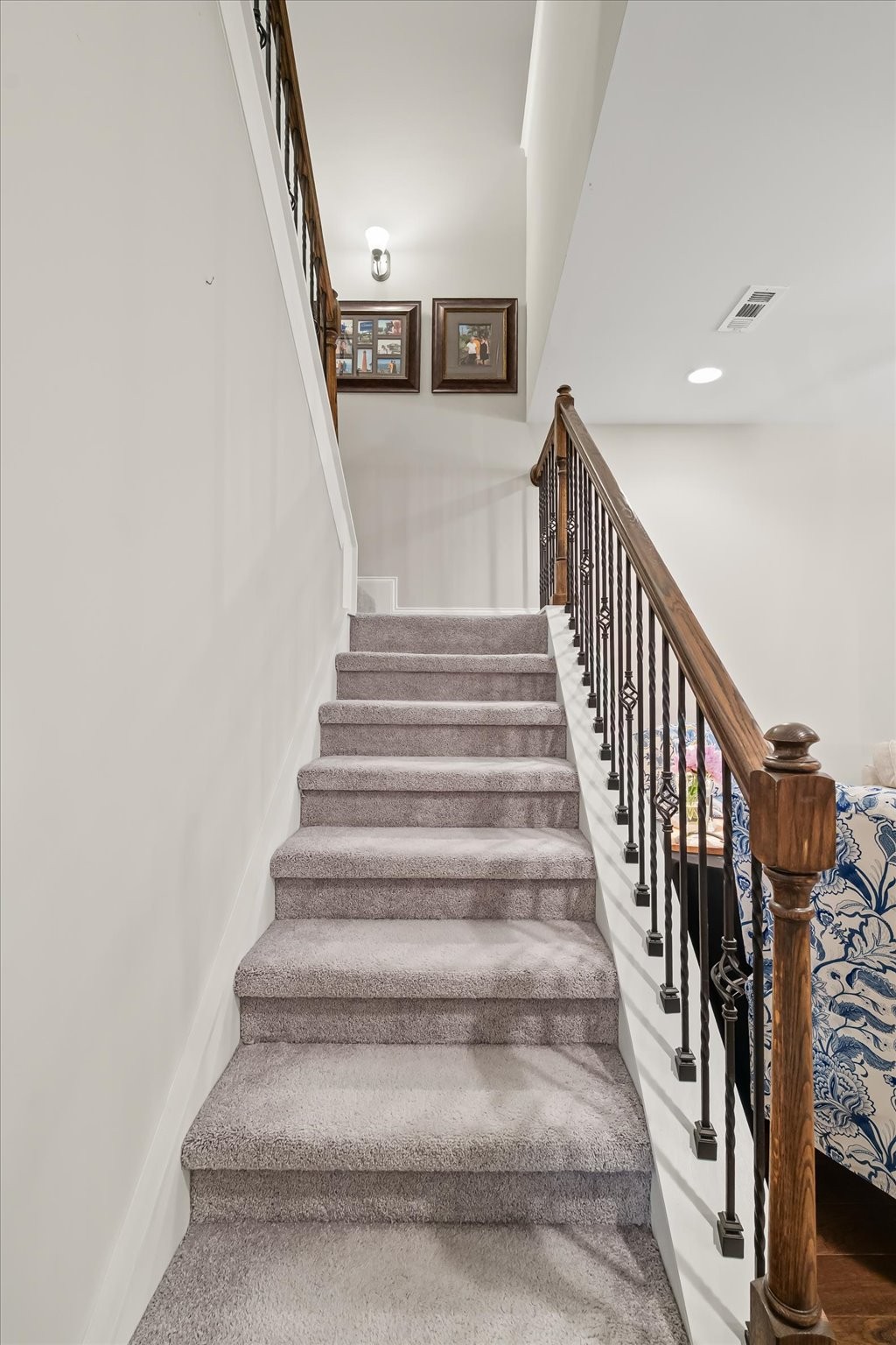802 Cottage House Ln