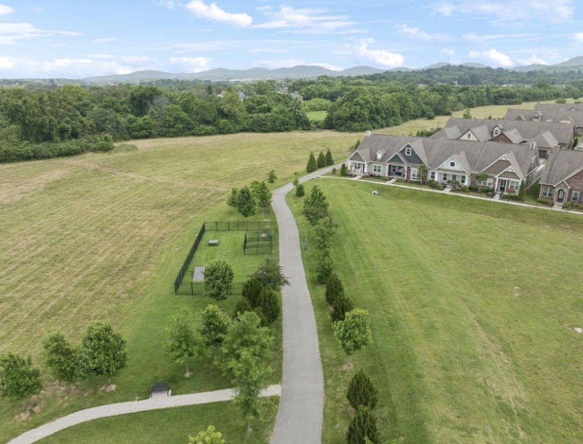 802 Cottage House Ln