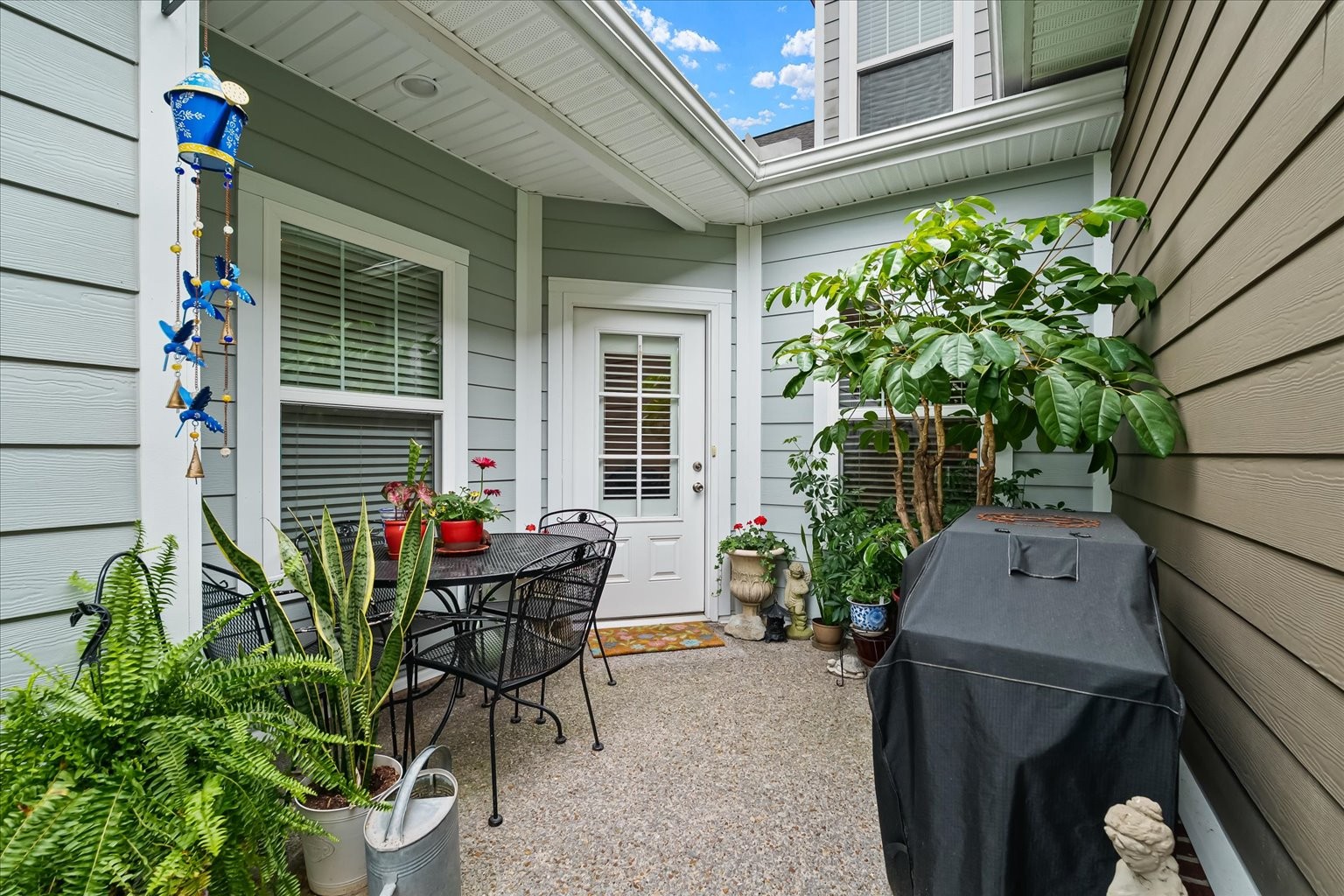 802 Cottage House Ln