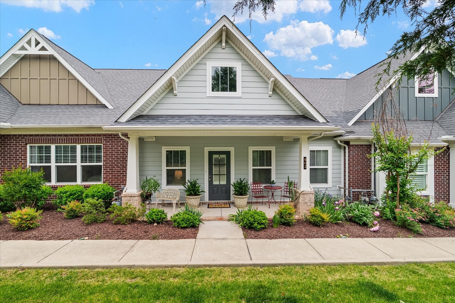 802 Cottage House Ln