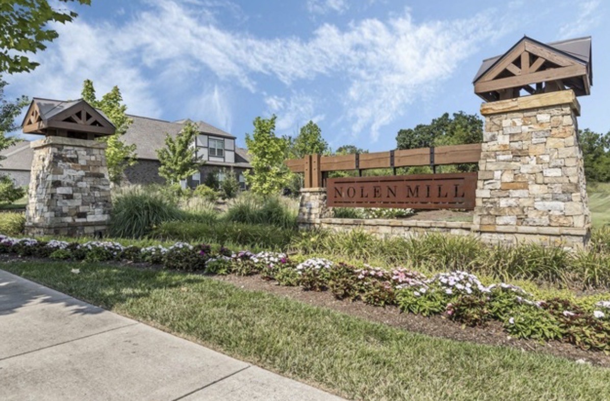 802 Cottage House Ln