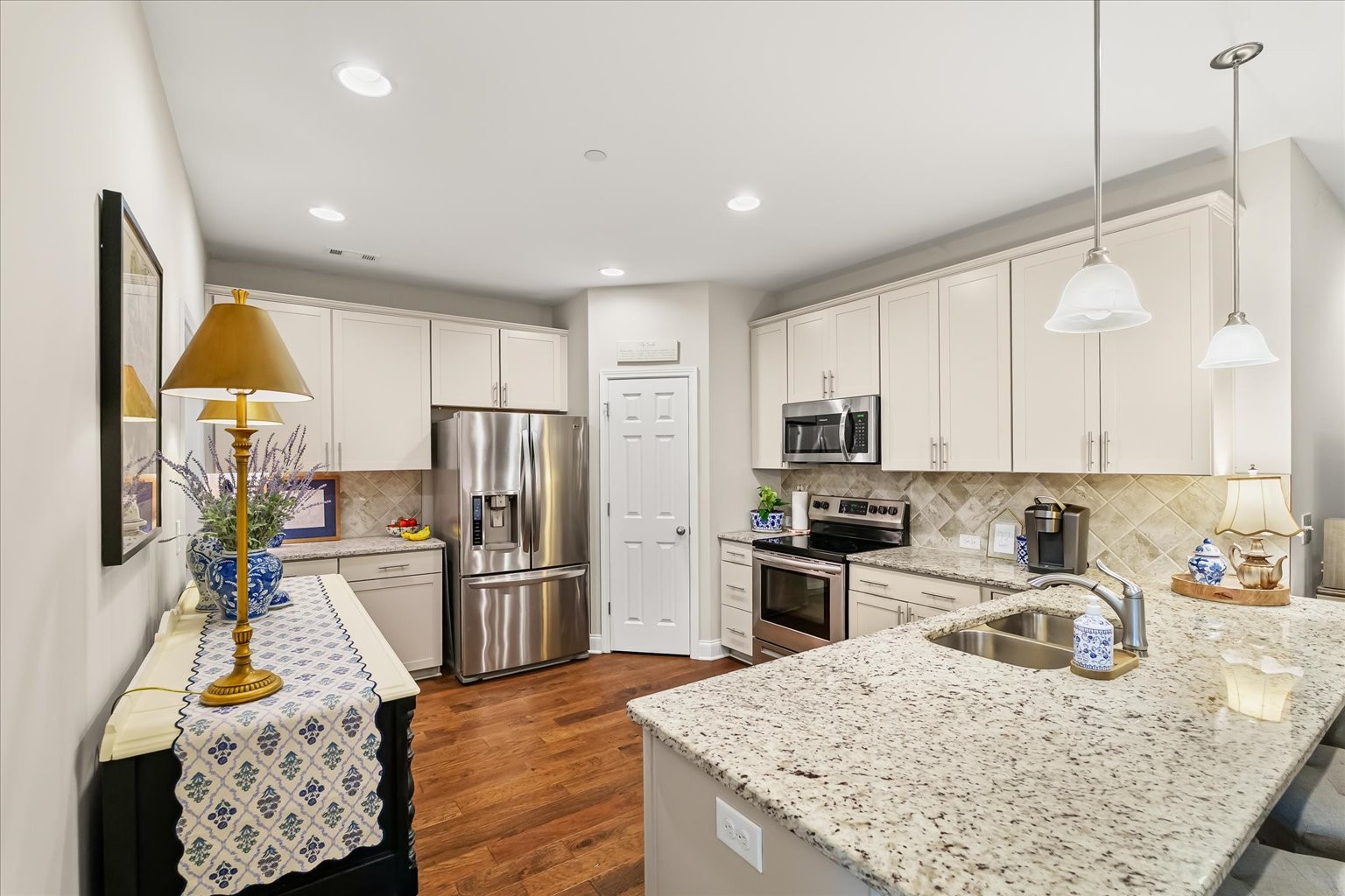 802 Cottage House Ln