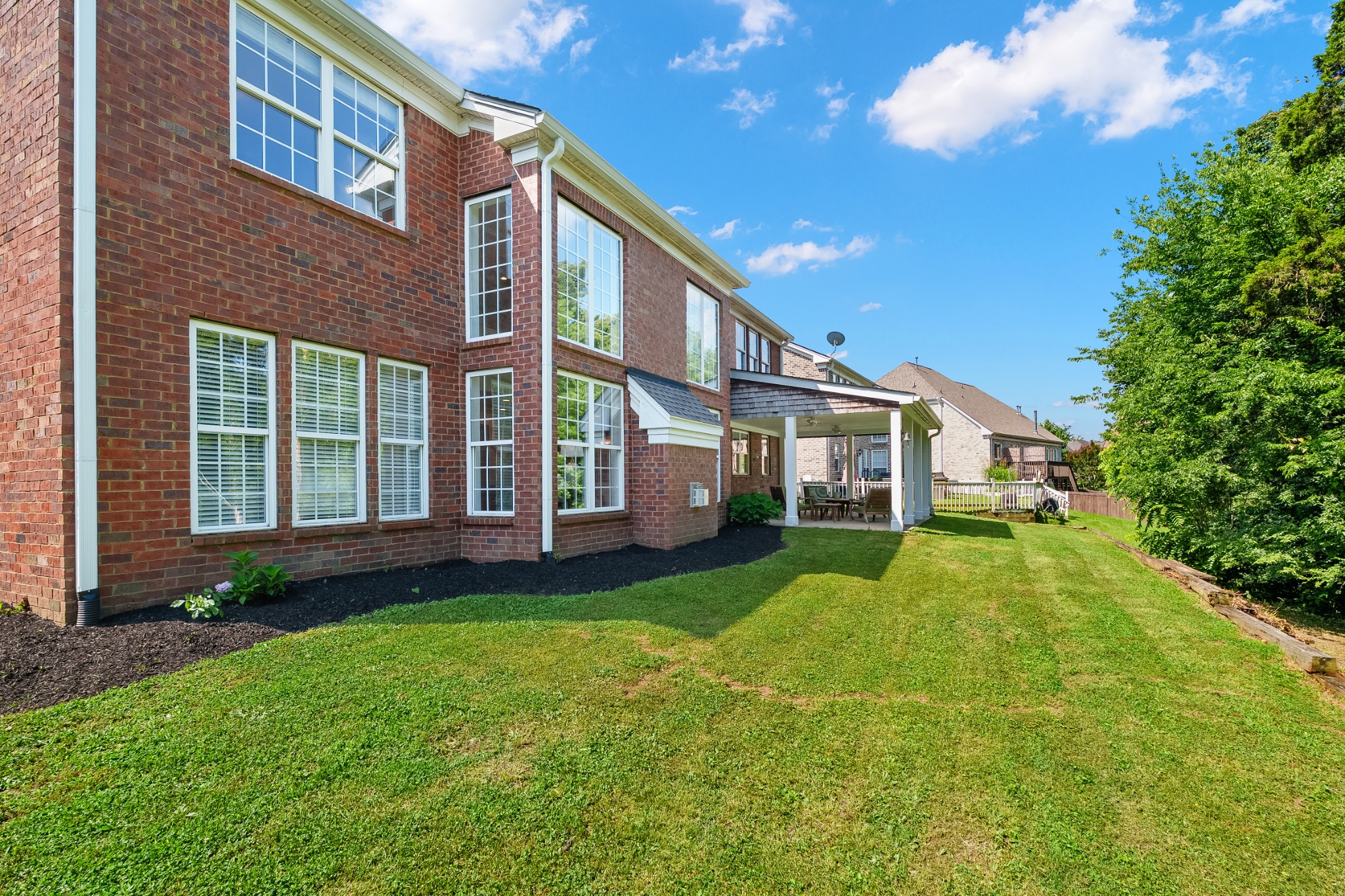 2074 Delaware Dr