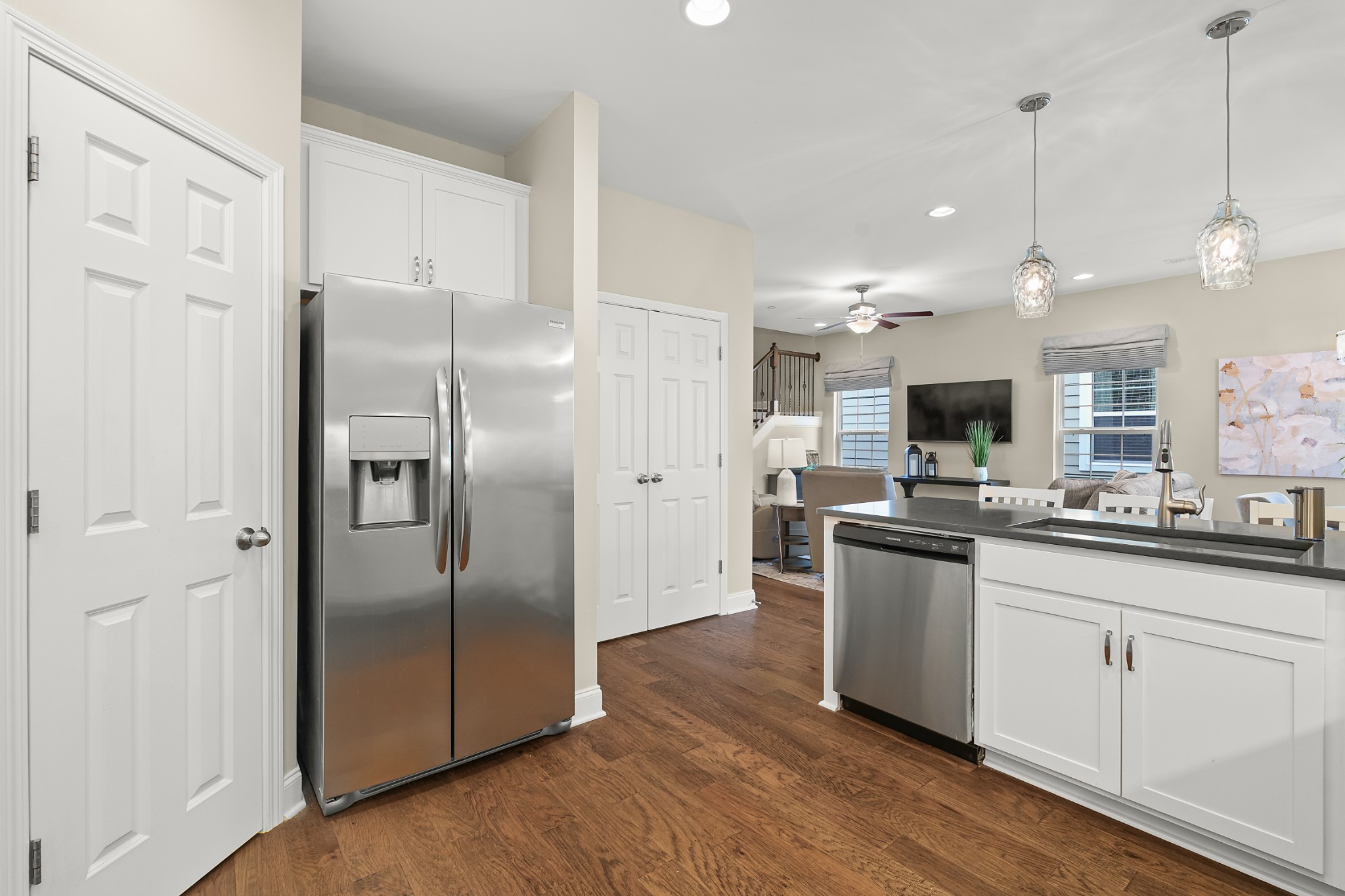 638 Weybridge Dr